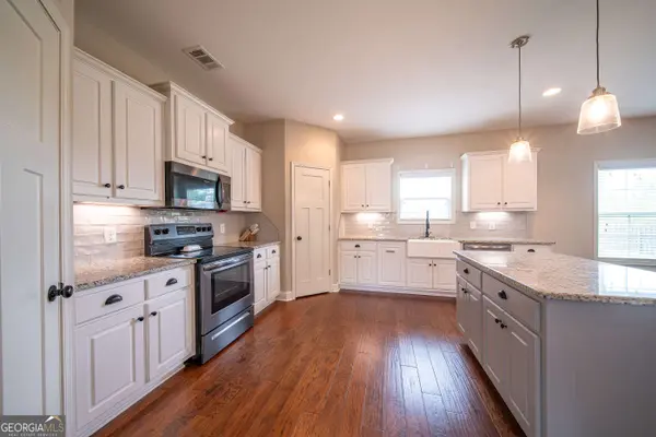 6828 Admiral DR, Midland, GA 31820