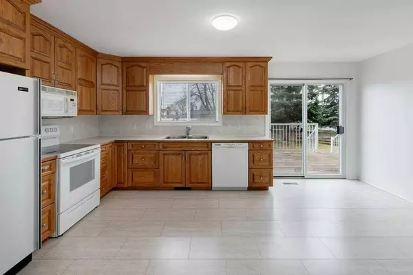 1705 16 ST, Didsbury, AB T0M0W0