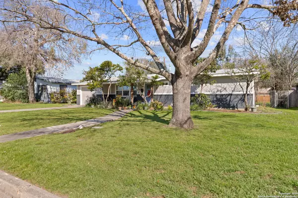 818 chevy chase, San Antonio, TX 78209