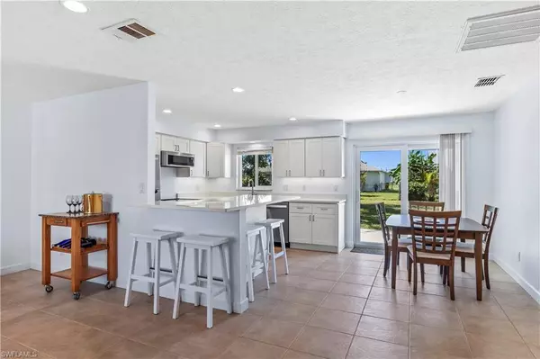 2204 SE 7th ST, Cape Coral, FL 33990