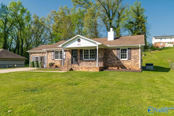 3815 Timbercrest Drive NW, Huntsville, AL 35810