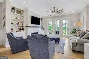 905 South On Main, Woodstock, GA 30188