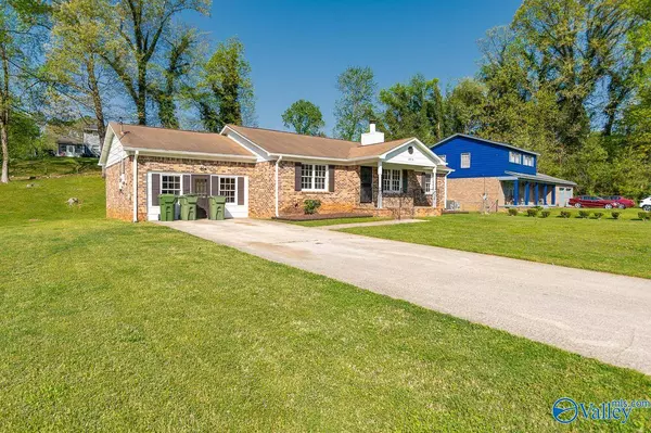 3815 Timbercrest Drive NW, Huntsville, AL 35810