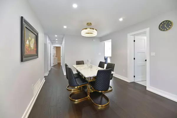 826 Krosno Blvd, Pickering, ON L1W 1G9