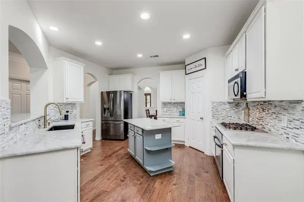 805 Brookwater Drive, Mckinney, TX 75071