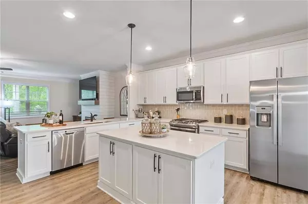 226 Emerson Heights DR, Woodstock, GA 30188