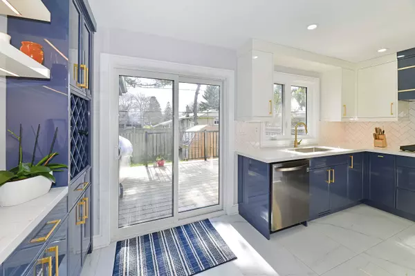 826 Krosno Blvd, Pickering, ON L1W 1G9