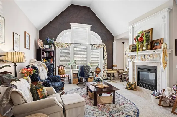 670 Everly RD, Lansing, KS 66043