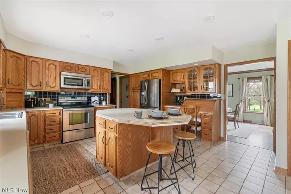 7819 Hitchcock RD, Youngstown, OH 44512