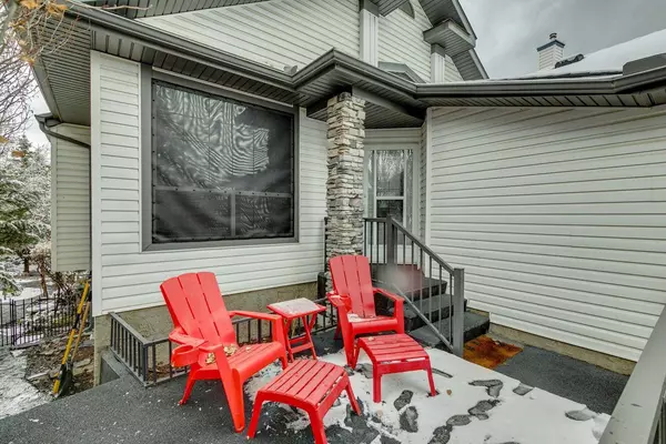 134 Cranfield CRES SE, Calgary, AB T3M 1A5