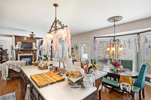 670 Everly RD, Lansing, KS 66043