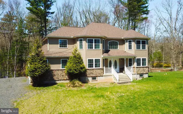 144 GLENOAK DR, East Stroudsburg, PA 18301