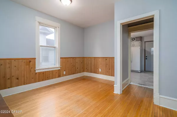 525 BELMONT Road, Grand Forks, ND 58201