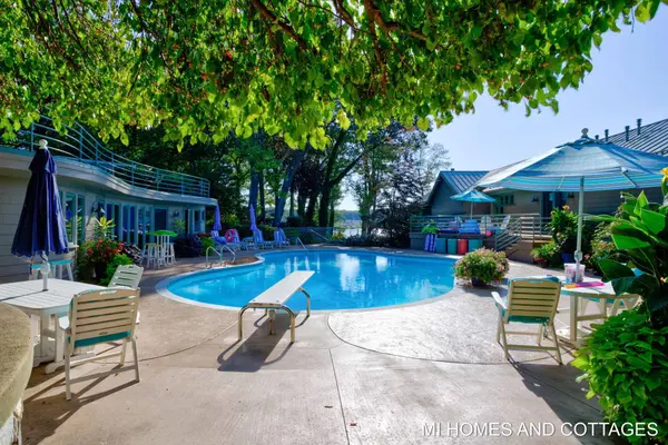 173 Oakwood Avenue, Holland, MI 49424