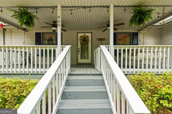 409 Bohannon RD, Grantville, GA 30220