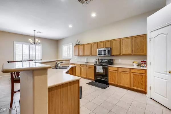 7343 W ROWEL Road, Peoria, AZ 85383