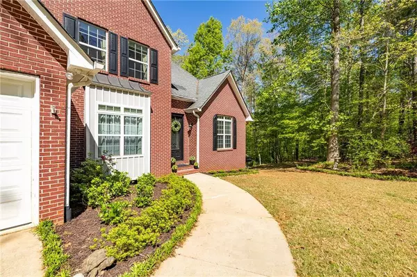 218 N Ole Hickory TRL, Carrollton, GA 30117