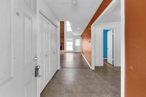 113 Normal Park DR #B, Huntsville, TX 77320