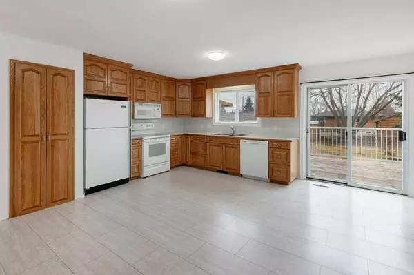 1705 16 ST, Didsbury, AB T0M0W0