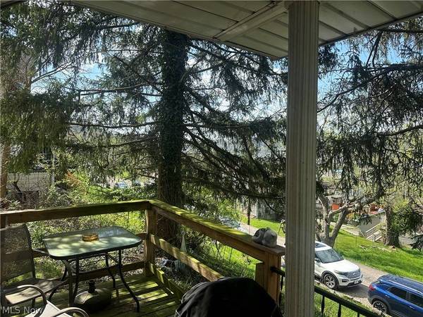 921 W Bennett ST, Bridgeport, OH 43912