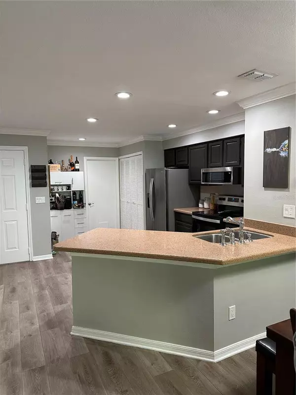 4961 WALDEN CIR #49, Orlando, FL 32811