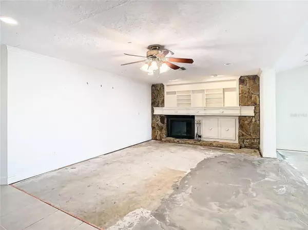 303 CHASTAIN RD, Seffner, FL 33584