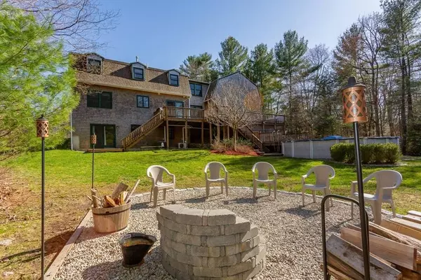 1005 Glebe St, Taunton, MA 02780