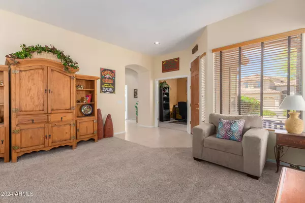 1369 E HARRISON Street, Gilbert, AZ 85295