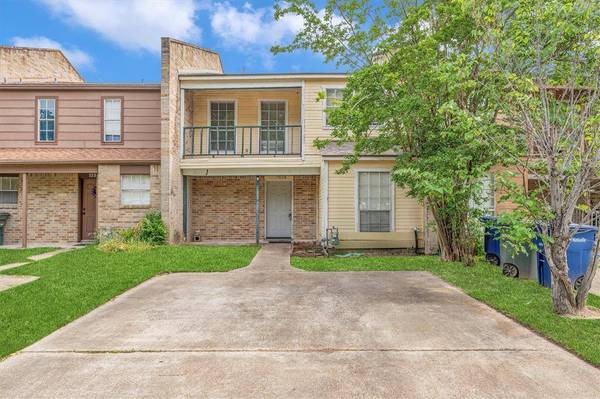 113 Normal Park DR #B, Huntsville, TX 77320