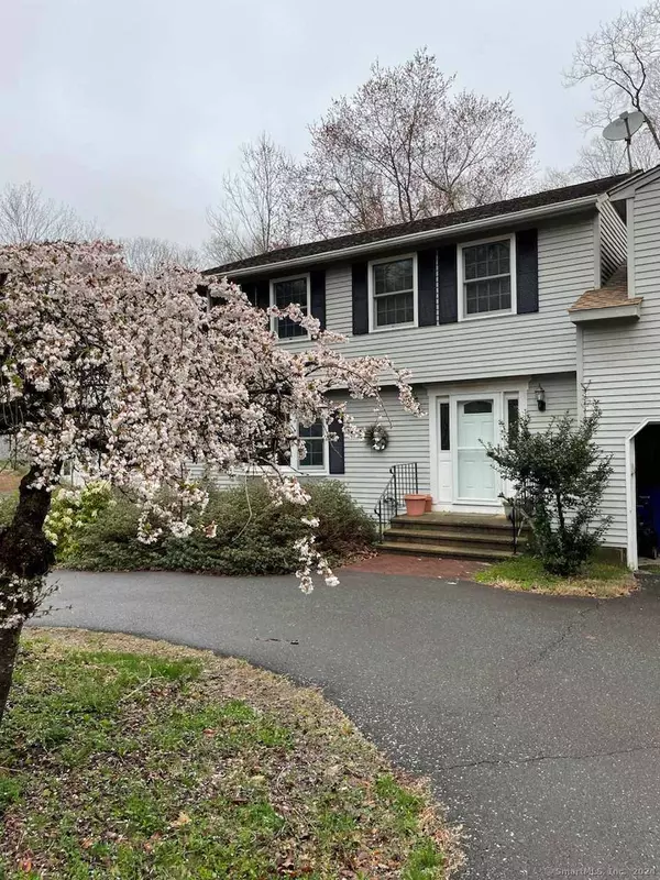 23 Ridge Road, Essex, CT 06409