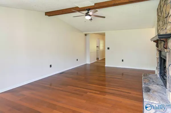 3815 Timbercrest Drive NW, Huntsville, AL 35810