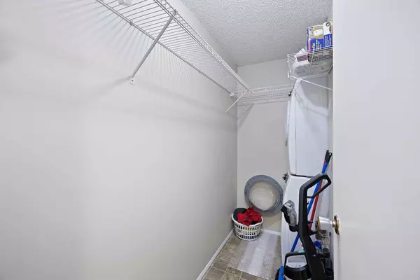 647 1 AVE NE #210, Calgary, AB T2E 0B5