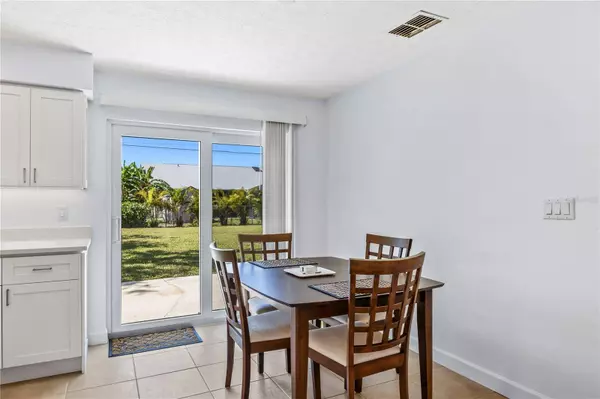 2204 SE 7TH ST, Cape Coral, FL 33990