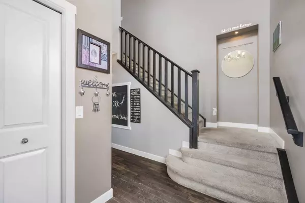 2001 Luxstone Link SW, Airdrie, AB T4B 0A5