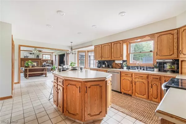 7819 Hitchcock RD, Youngstown, OH 44512