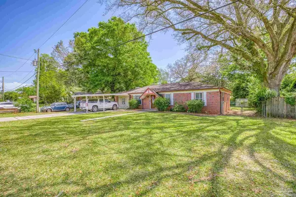 2609 Green Bay Dr, Pensacola, FL 32526