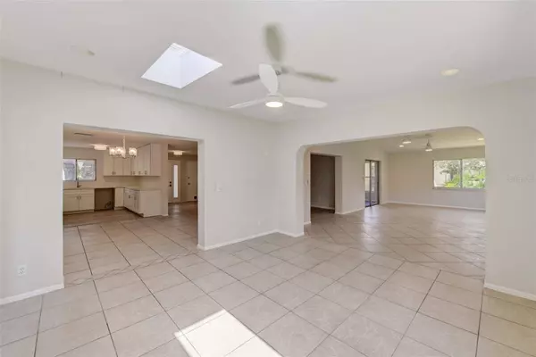 10325 GRAY EAGLE DR, Orlando, FL 32821