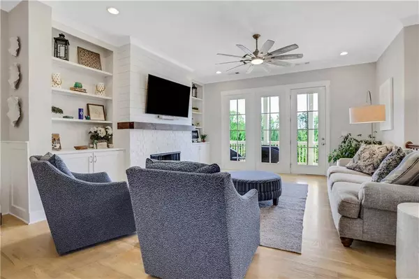 905 South On Main, Woodstock, GA 30188