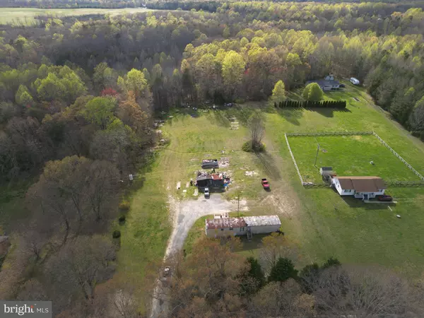 1509 HUSTLE RD, Hustle, VA 22476