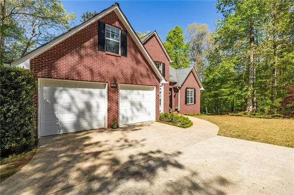 218 N Ole Hickory TRL, Carrollton, GA 30117