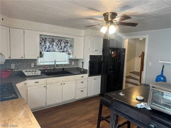 921 W Bennett ST, Bridgeport, OH 43912