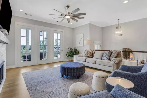 905 South On Main, Woodstock, GA 30188