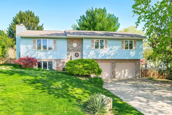 510 W Estate Drive, Bloomington, IN 47403-4854