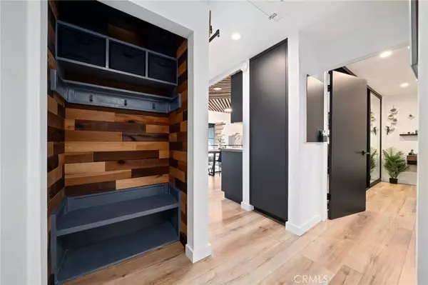 7136 Marina Pacifica DR S, Long Beach, CA 90803