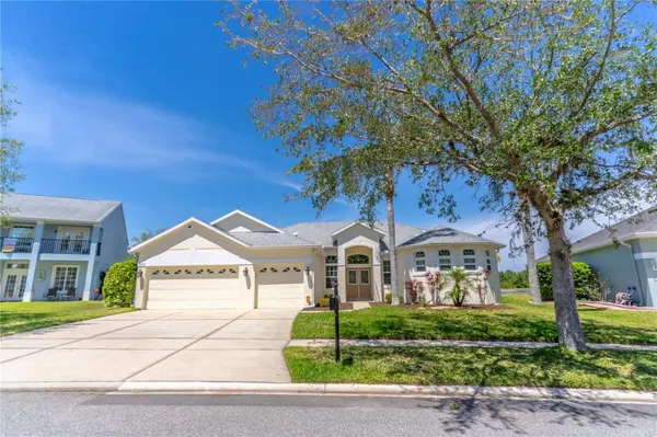 2038 CASCADES COVE DR, Orlando, FL 32820