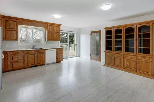 1705 16 ST, Didsbury, AB T0M0W0