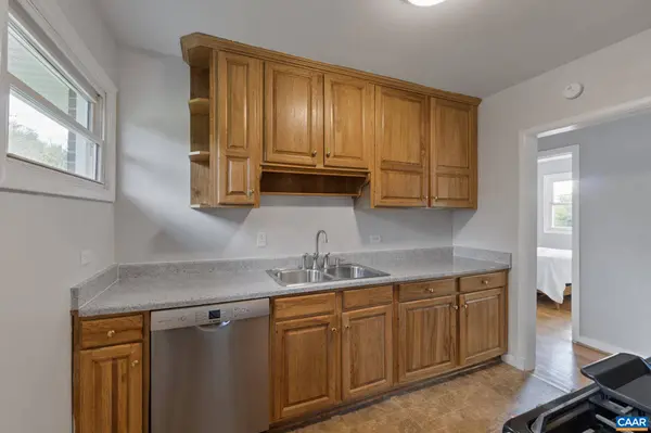 909 SAINT CLAIR AVE, Charlottesville, VA 22901