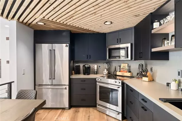 7136 Marina Pacifica DR S, Long Beach, CA 90803