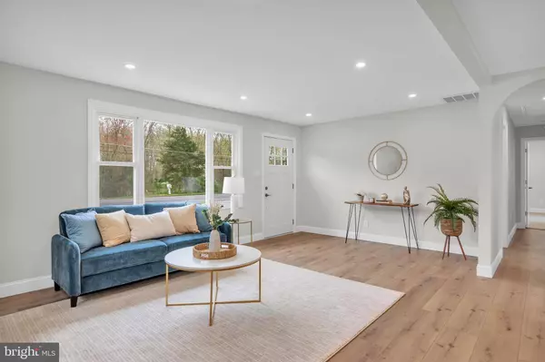 2723 MONMOUTH RD, Jobstown, NJ 08041