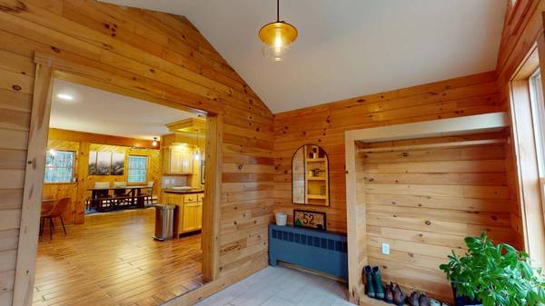 52 Wood LN, Brooks, ME 04921